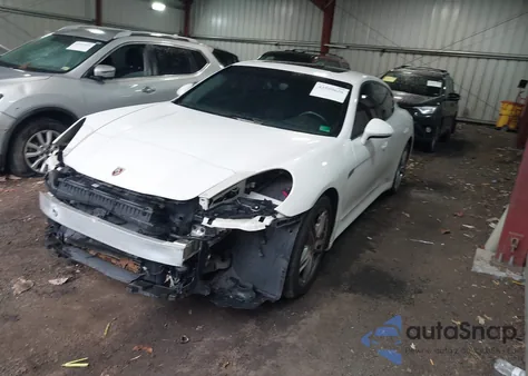 2011 Porsche Panamera 4 из США, поврежденный, VIN WP0AA2A78BL015520